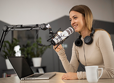 Ay, qué aburrimiento, ¿y si mejor escuchamos la Historia en podcast?